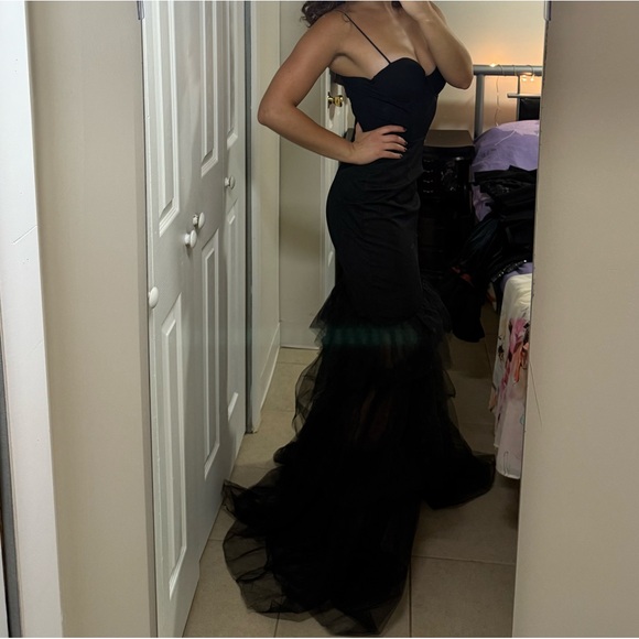 Classy Black Dress - Picture 4 of 4